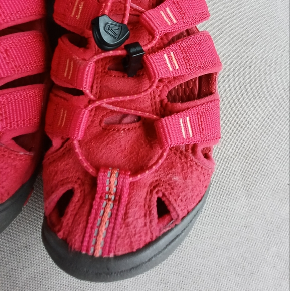 Keen Hot Coral Clearwater CNX Sandals - Women's Size 7 - Picture 7 of 9